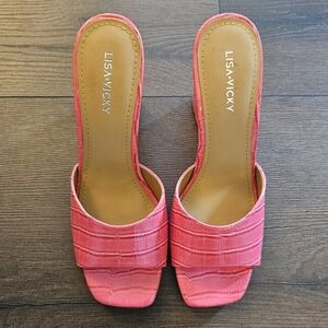 Lisa Vicky Wedge Heel ADORE-V In Raspberry Pink Crocodile Pattern Size 8.5 New